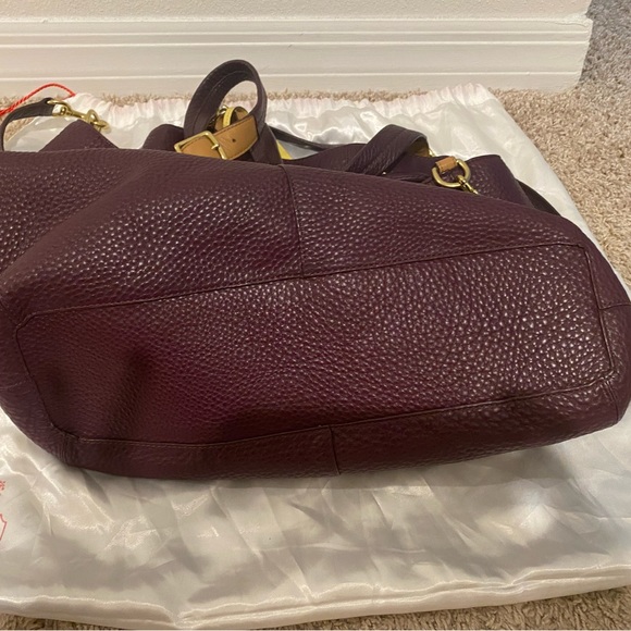 Coach - Picture 6 of 8